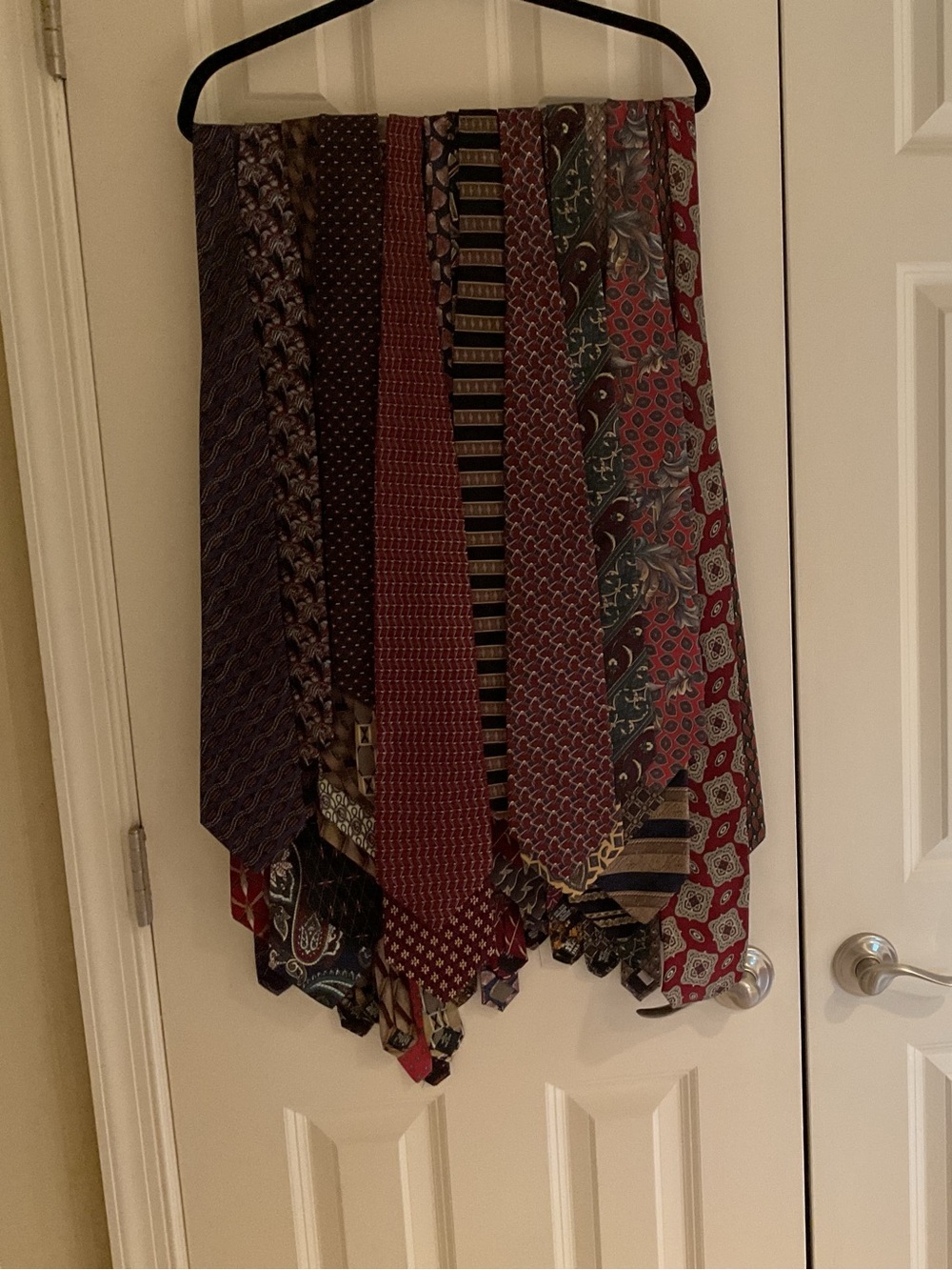 Mixed LOT of 35 Neck Ties Various Brands & Designs - Picture 5 of 5